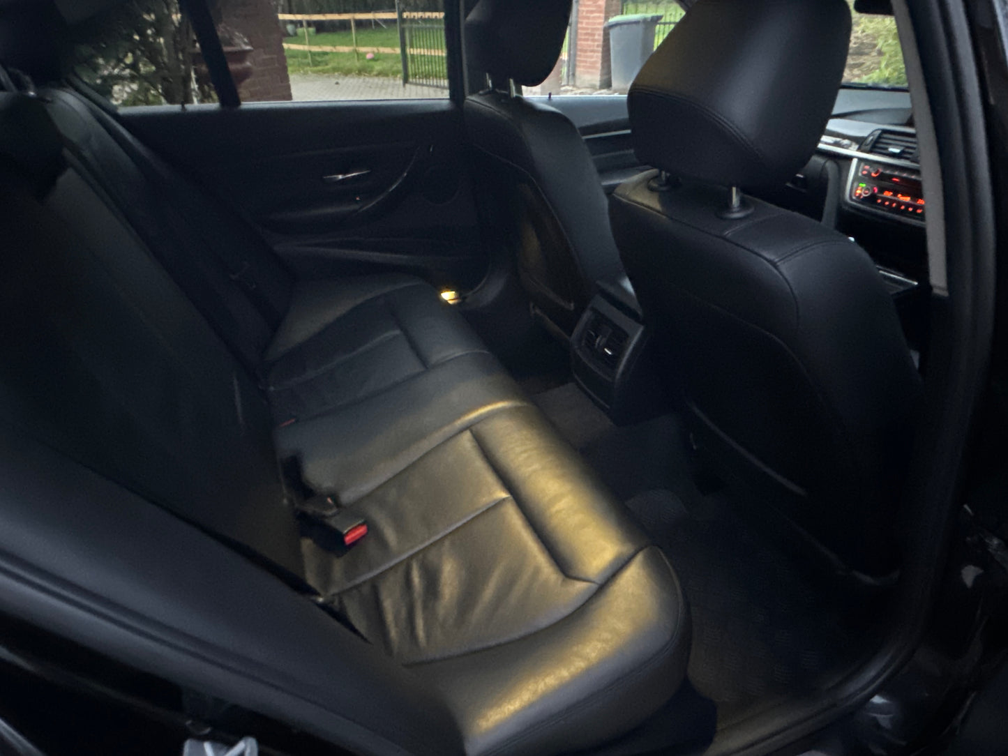 BMW 3 Series, 320d, Saloon - YE13DFF