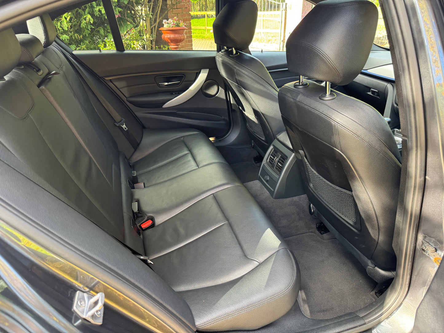 BMW 3 Series, M Sport, 318d, Saloon - YE14LWM