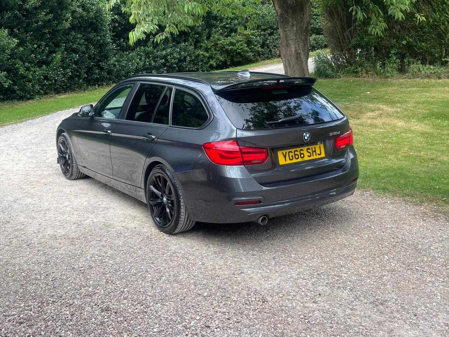 BMW 3 Series, SE, 318d, Estate - YG66SHJ