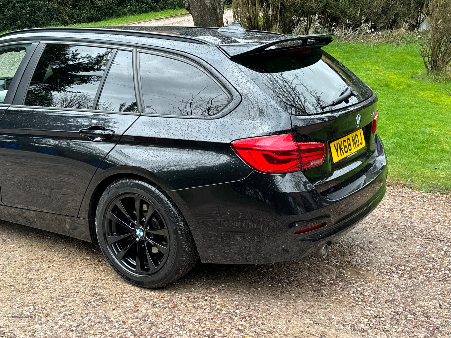 BMW 3 Series, SE, 318d, Estate - YK68NOJ