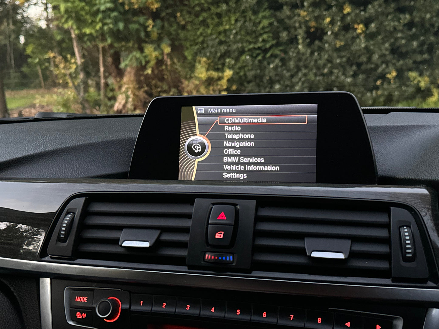 BMW 3 Series, 320d, Saloon - YE13DFF