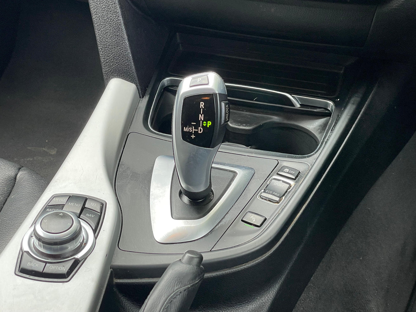 BMW 3 Series, SE, 318d, Estate - YG66SHJ