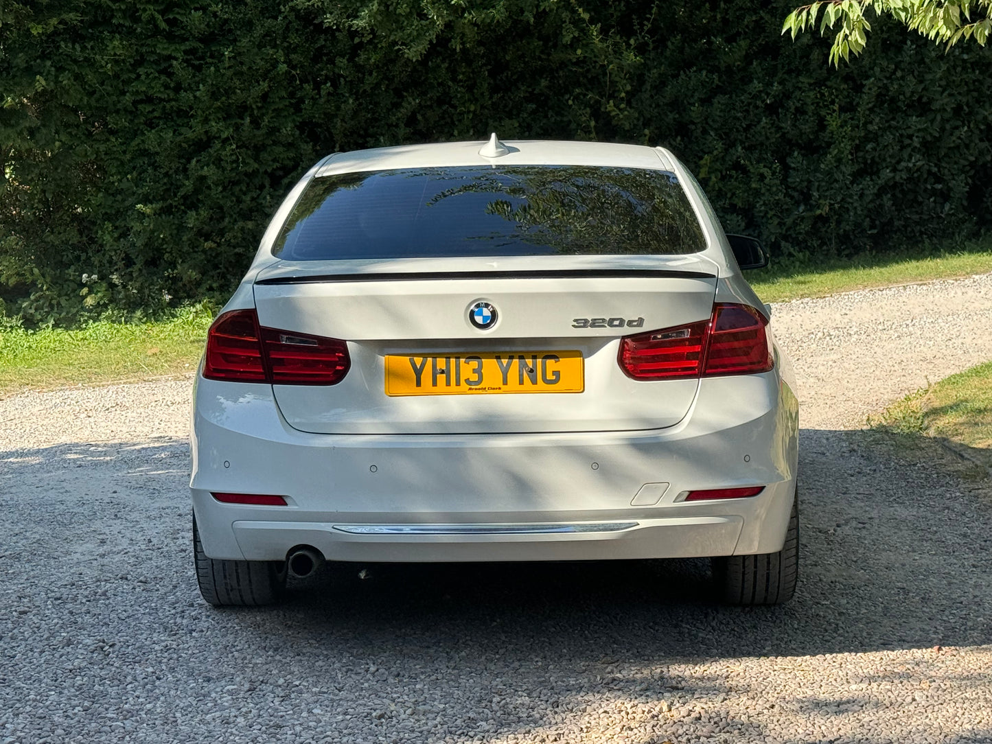 BMW 3 Series, Luxury, 320d, Saloon - YH13YNG