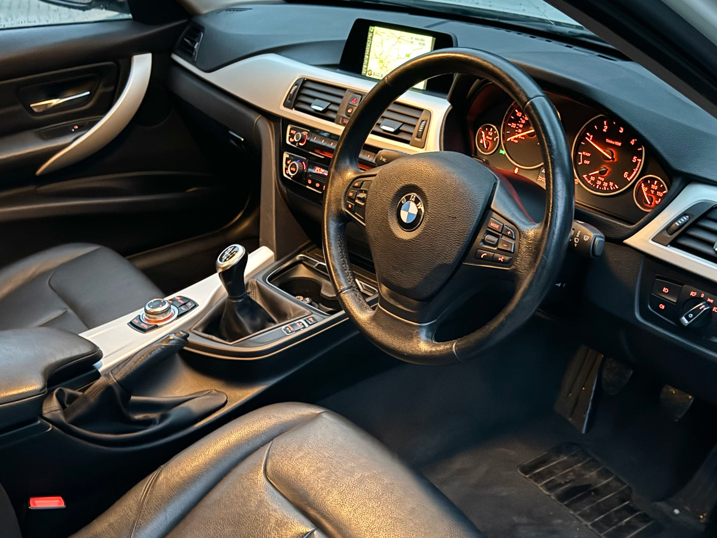 BMW 3 Series, 320d, Saloon - YH65VOB