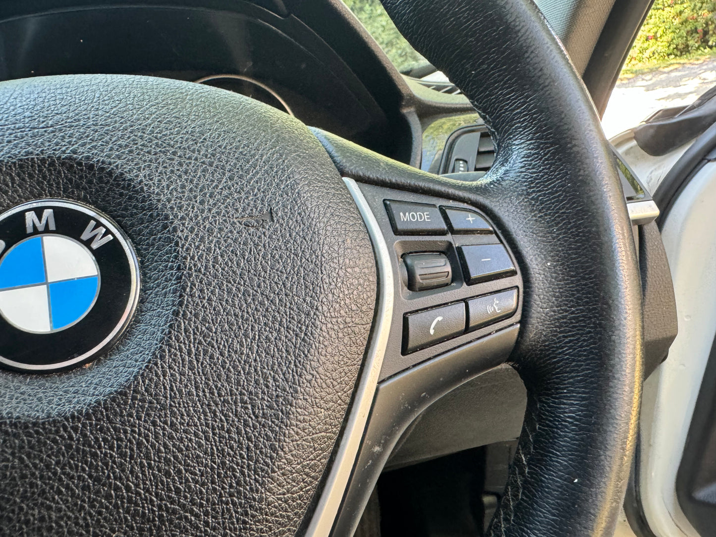 BMW 3 Series, Luxury, 320d, Saloon - YH13YNG