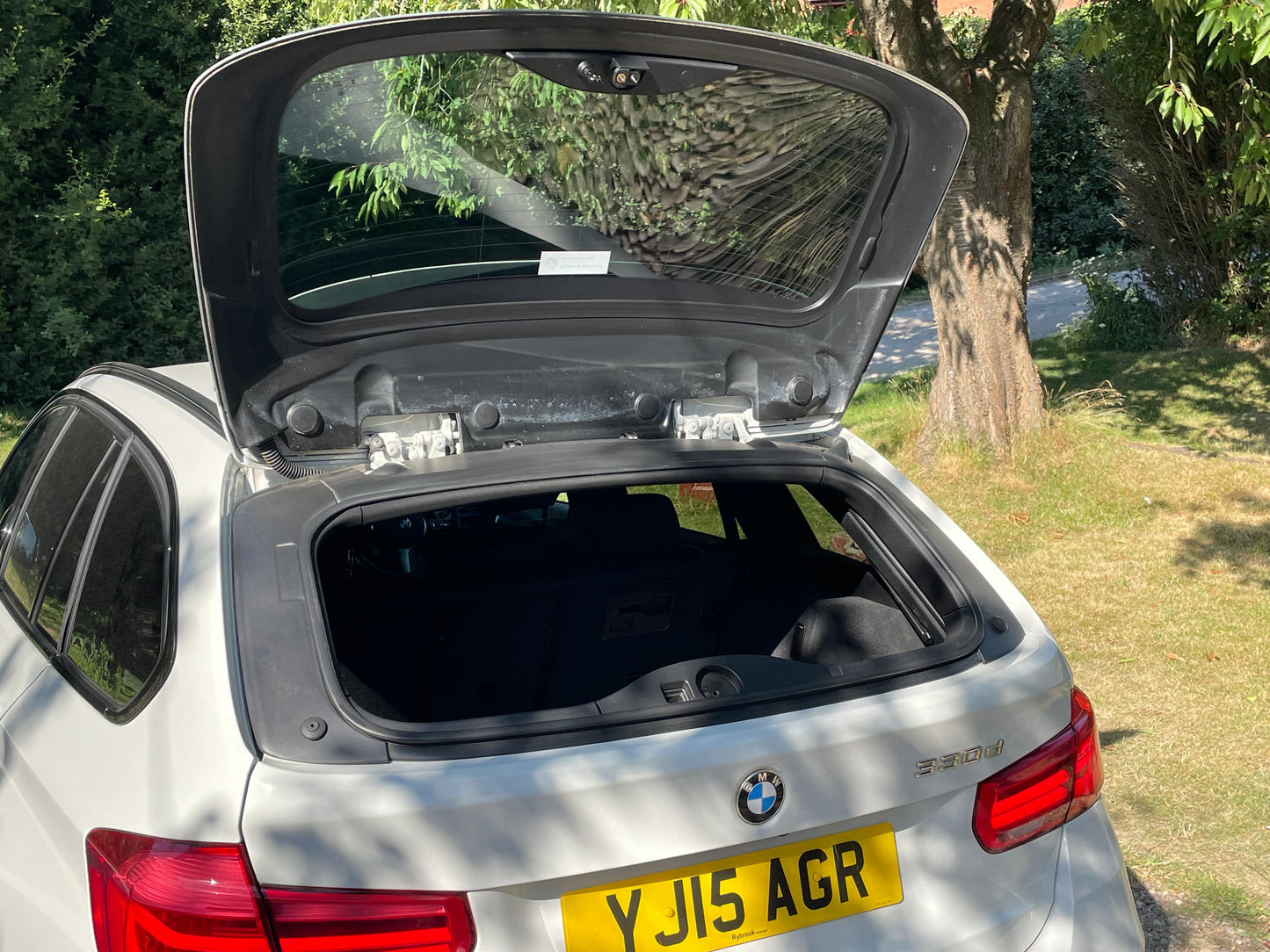 BMW 3 Series, M Sport, 330d, Estate - YJ15AGR