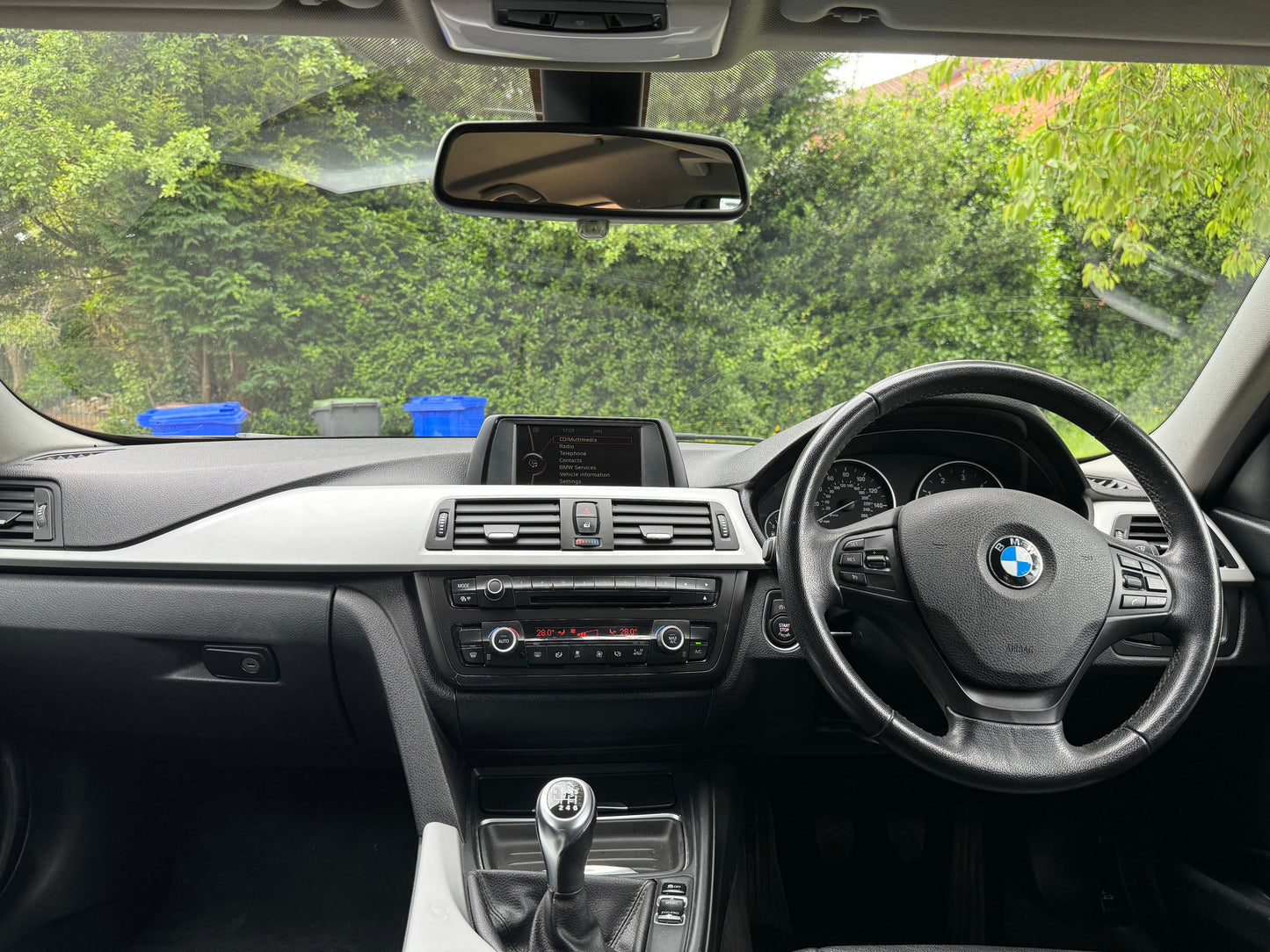 BMW 3 Series, SE, 320d, Saloon - YG62UYN