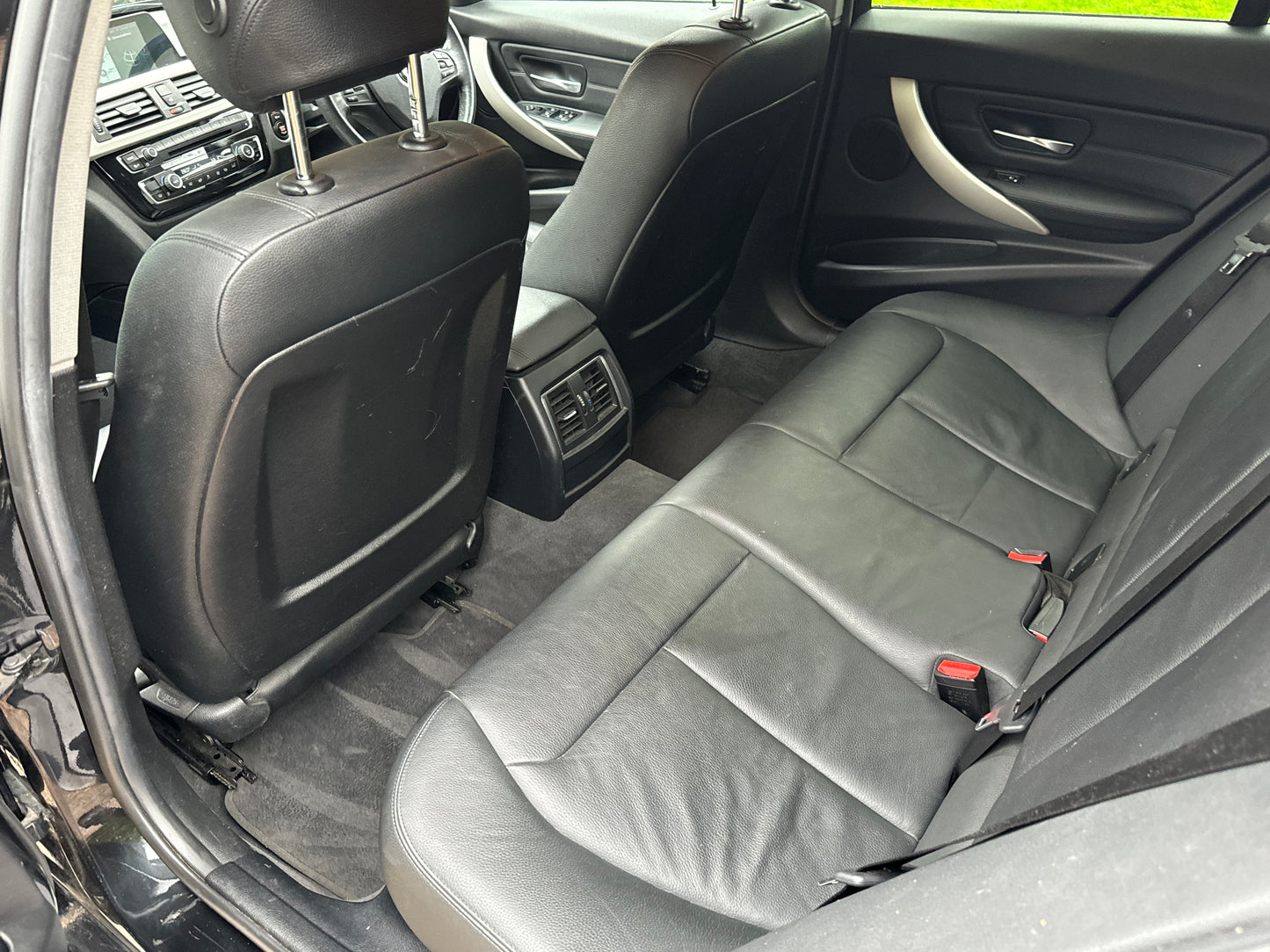 BMW 3 Series, SE, 318d, Estate - YK68NOJ