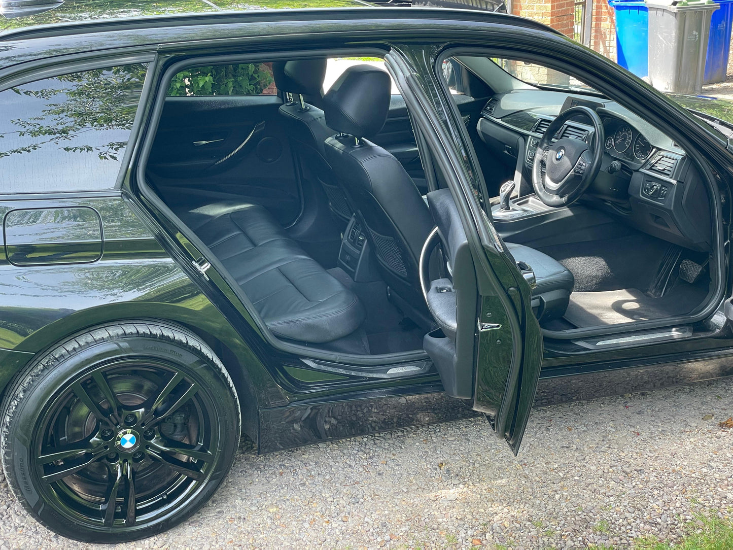 BMW 3 Series, Luxury, xDrive, 320d, Estate - YJ63EZM