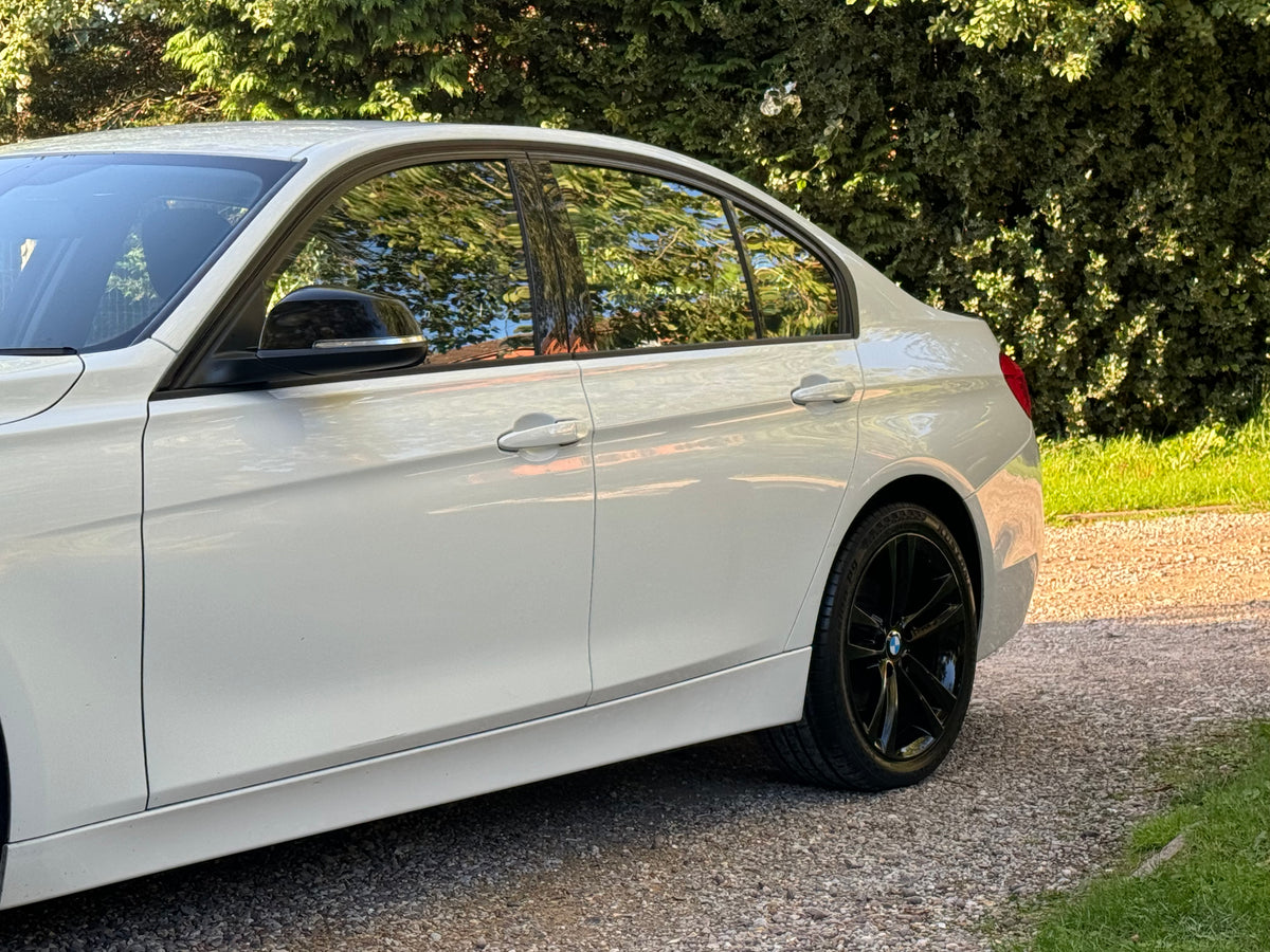 BMW 3 Series, Sport, 320d, Saloon - NG16DDO