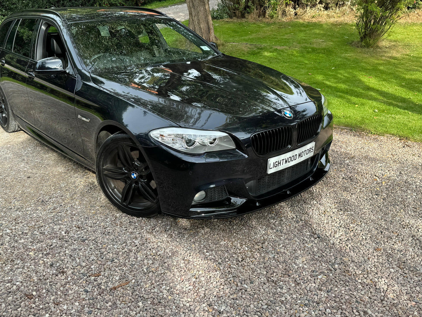BMW 5 Series M Sport, Estate - AV11AVJ