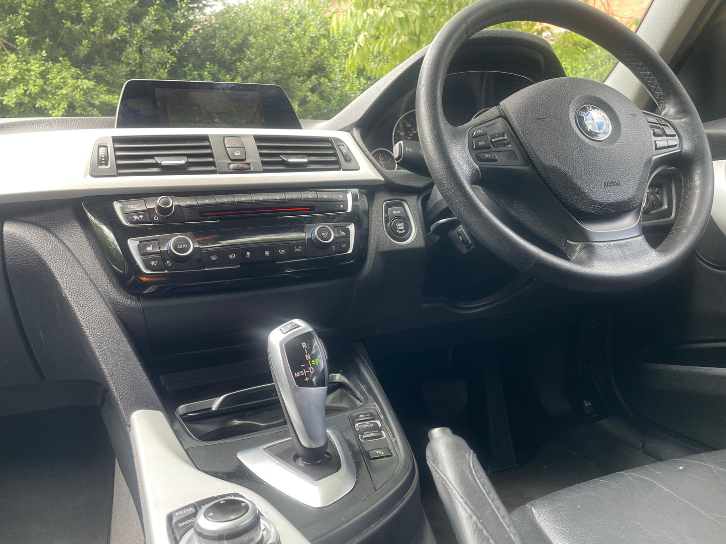 BMW 3 Series, SE, 318d, Estate - YG66SHJ