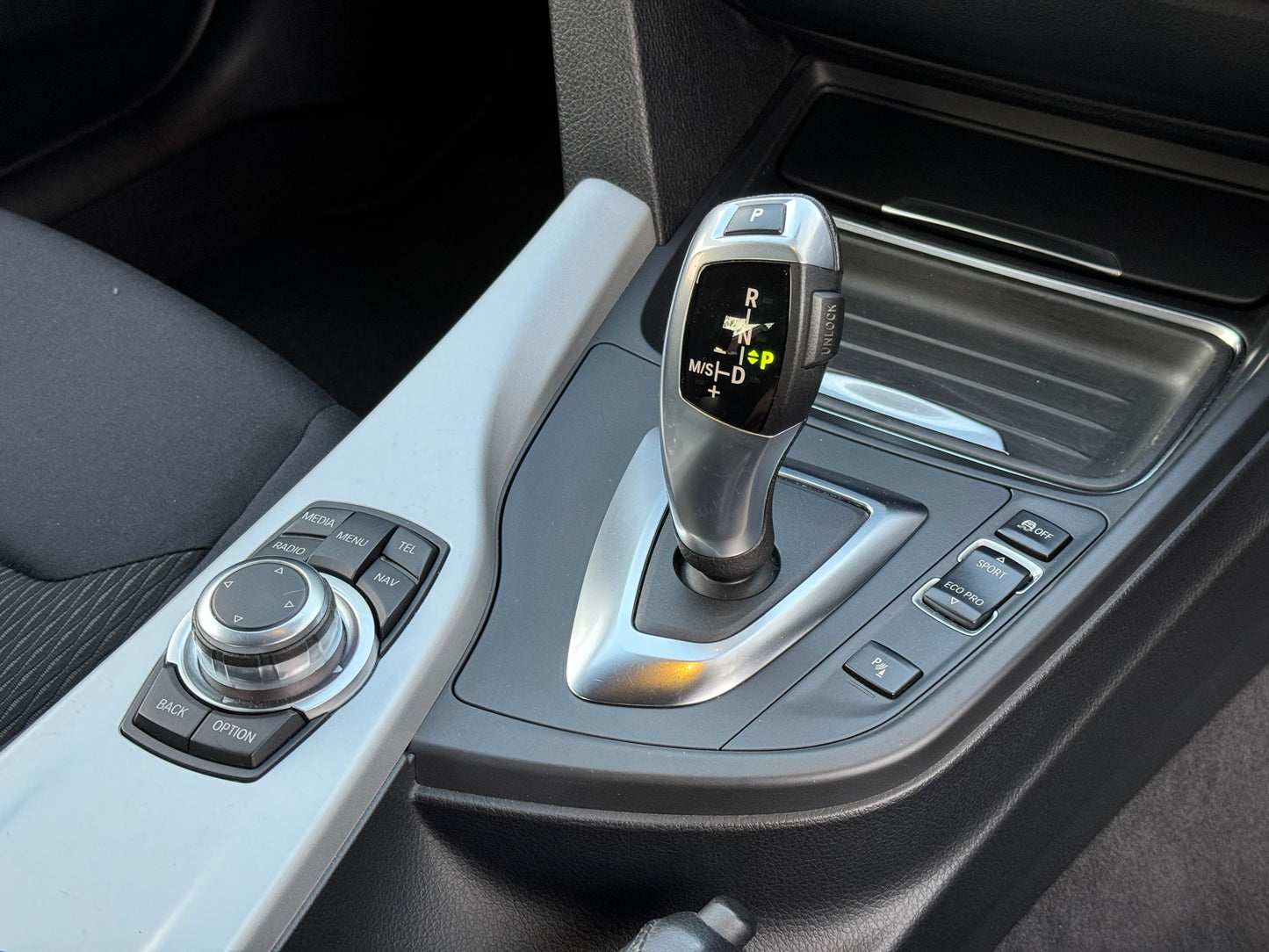 BMW 3 Series, 318d, Saloon - YC12LBF