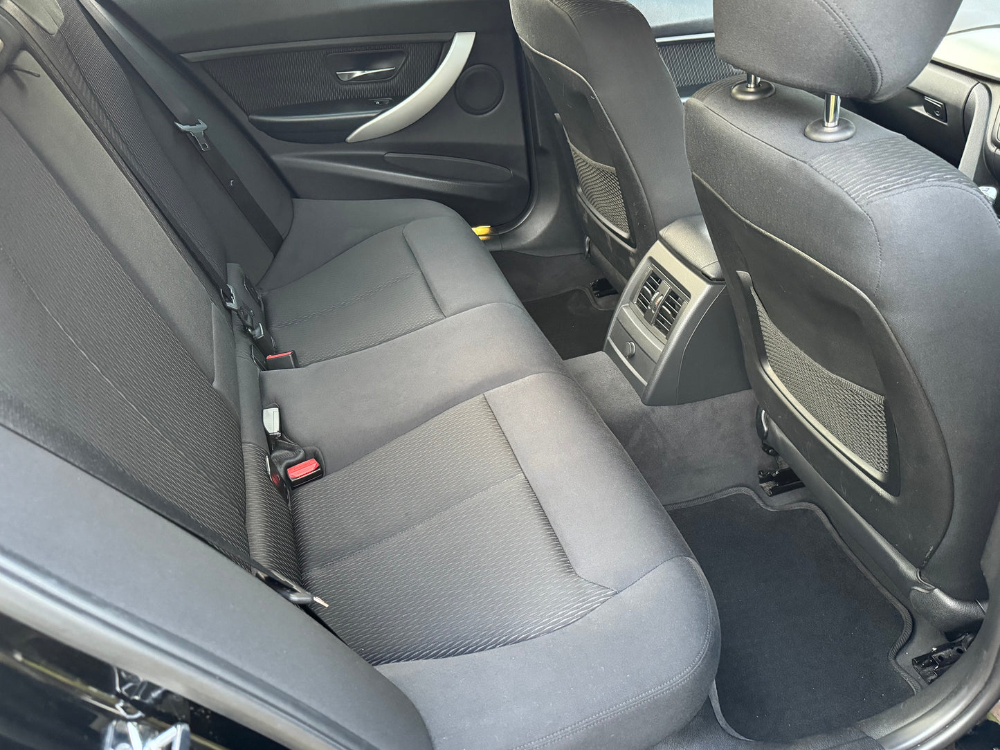 BMW 3 Series, 318d, Saloon - YC12LBF