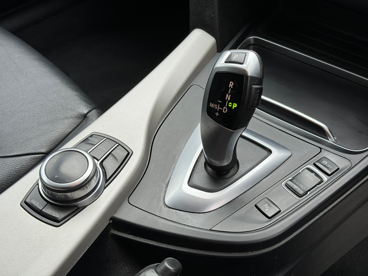 BMW 3 Series, SE, 318d, Estate - YK68NOJ