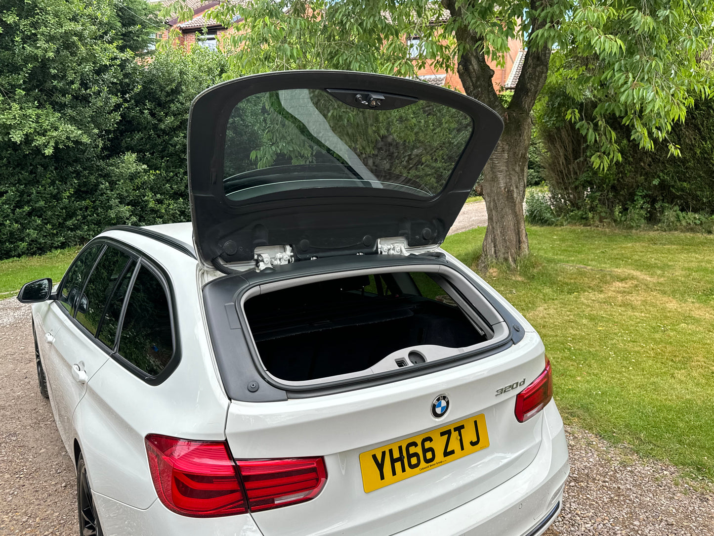 BMW 3 Series, Sport, 320d, Estate - YH66ZTJ