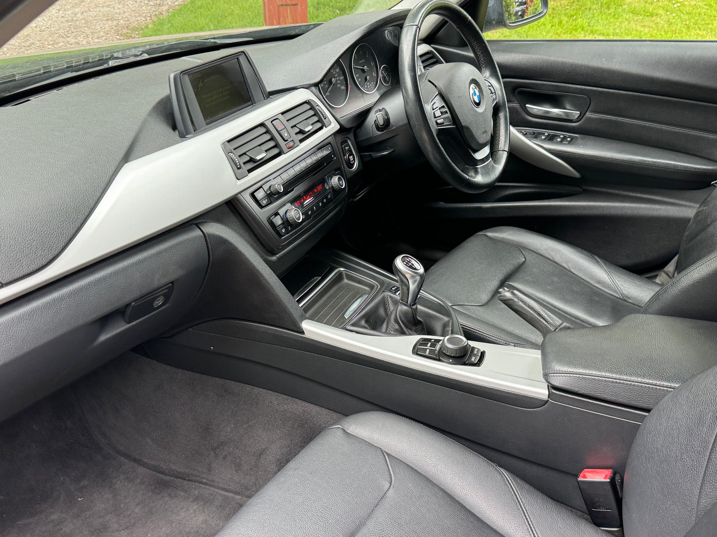 BMW 3 Series, SE, 320d, Saloon - YG62UYN