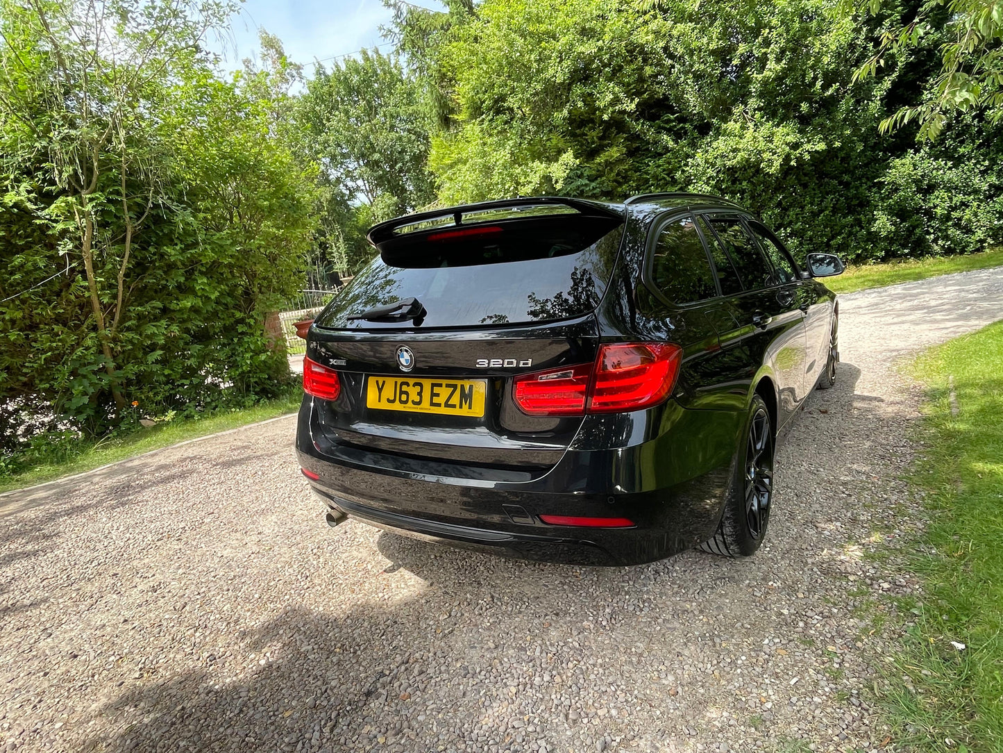 BMW 3 Series, Luxury, xDrive, 320d, Estate - YJ63EZM