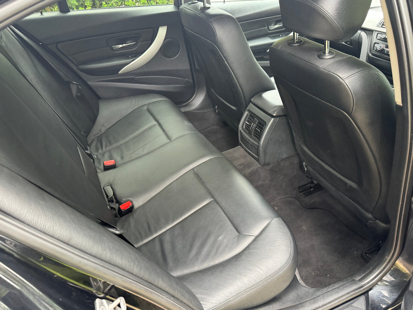 BMW 3 Series, SE, 320d, Saloon - YG62UYN