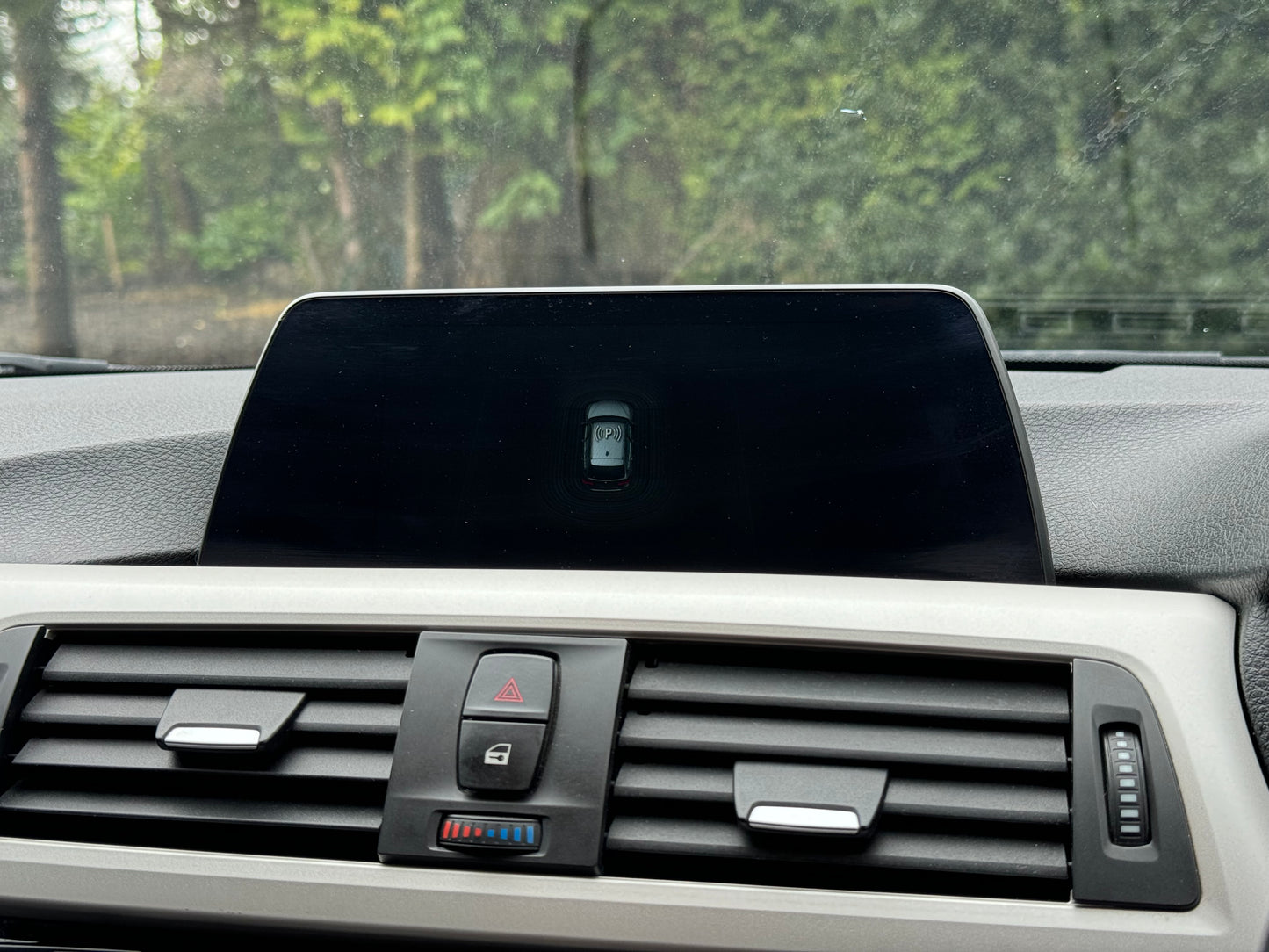 BMW 3 Series, SE, 318d, Estate - YK68NOJ